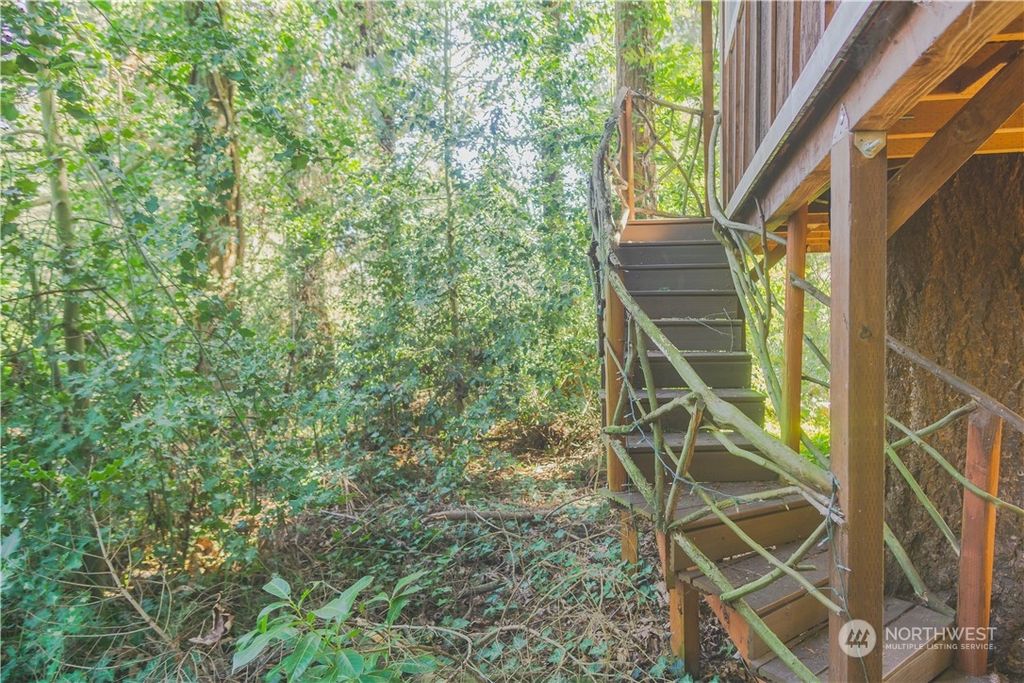 Photo of 4603 89th Avenue SE, Mercer Island, WA 98040 (MLS # 2129930)