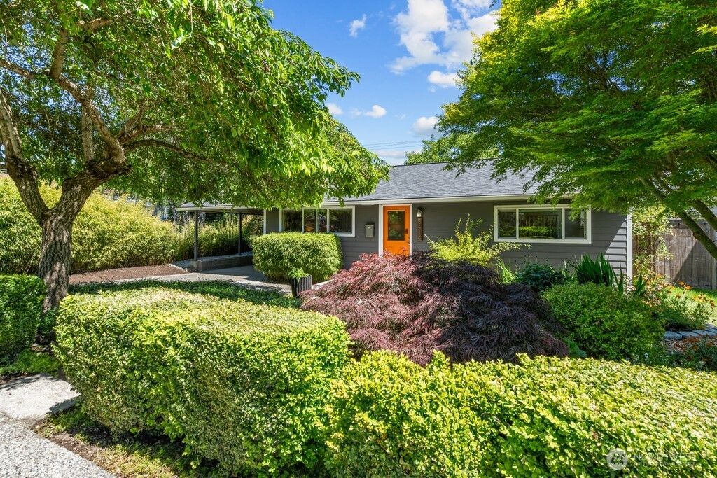 Photo of 8414 34th Avenue SW, Seattle, WA 98126 (MLS # 2379589)
