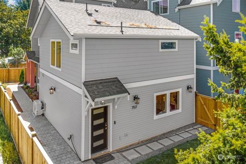 Photo of 7517 21st Avenue NE, Seattle, WA 98115 (MLS # 2146105)
