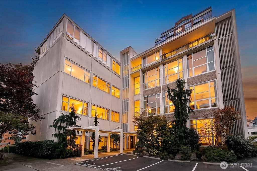 Photo of 1000 Union Street #412, Seattle, WA 98101 (MLS # 2570805)