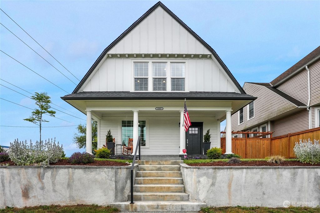 Photo of 2503 Wetmore Avenue, Everett, WA 98201 (MLS # 2125319)