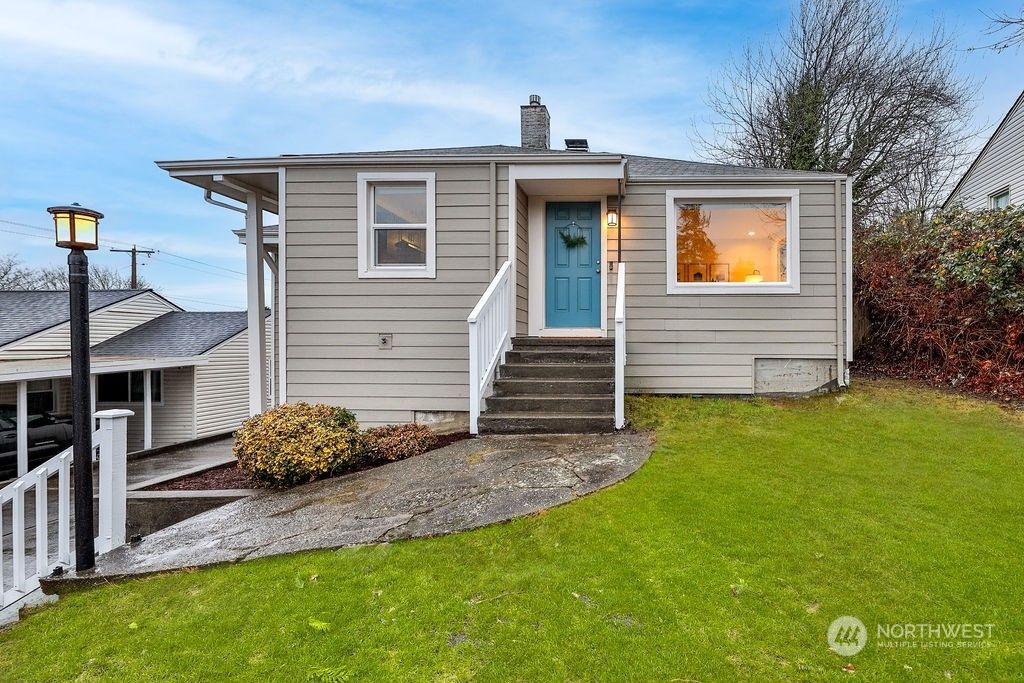 Photo of 578 Bronson Way NE, Renton, WA 98056 (MLS # 2317303)