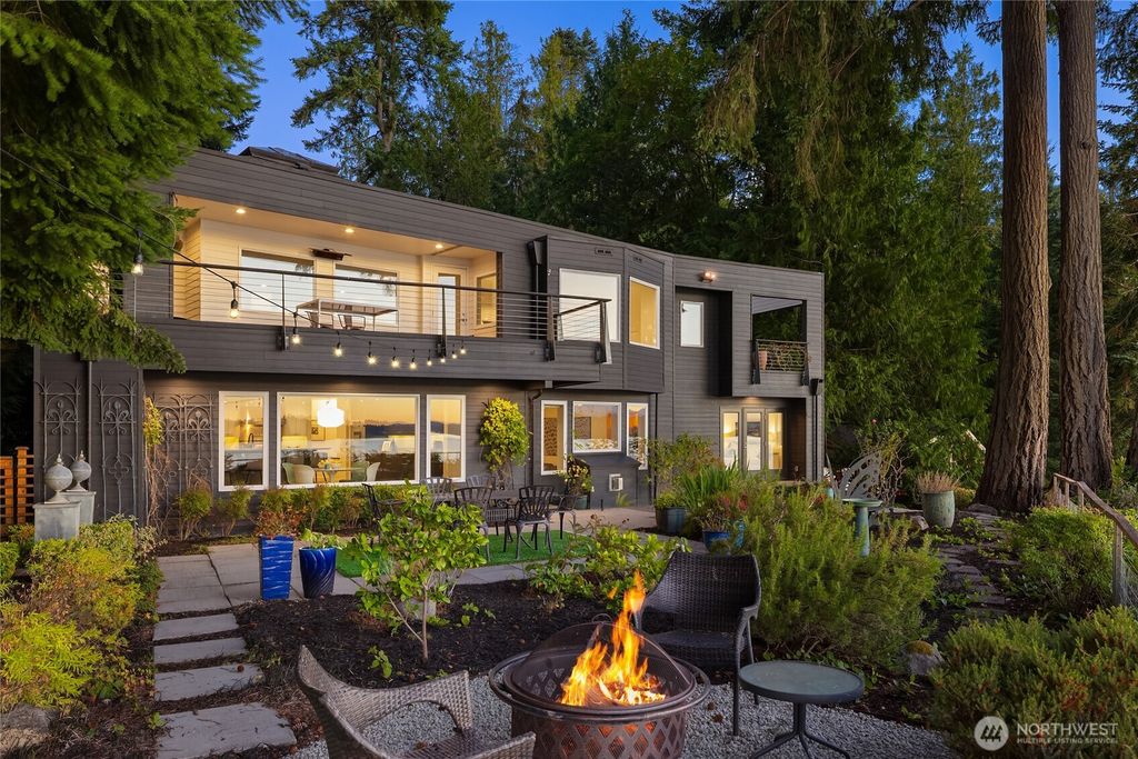 Photo of 12145 Arrow Point Loop NE, Bainbridge Island, WA 98110 (MLS # 2497709)