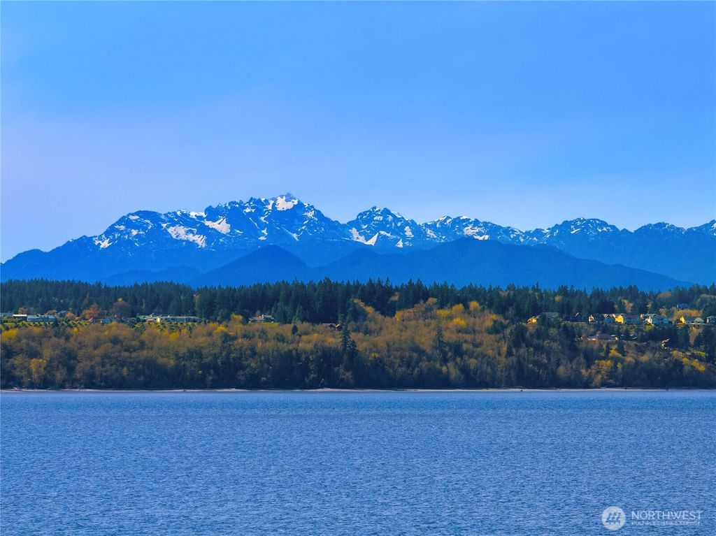 Photo of 12145 Arrow Point Loop NE, Bainbridge Island, WA 98110 (MLS # 2497709)