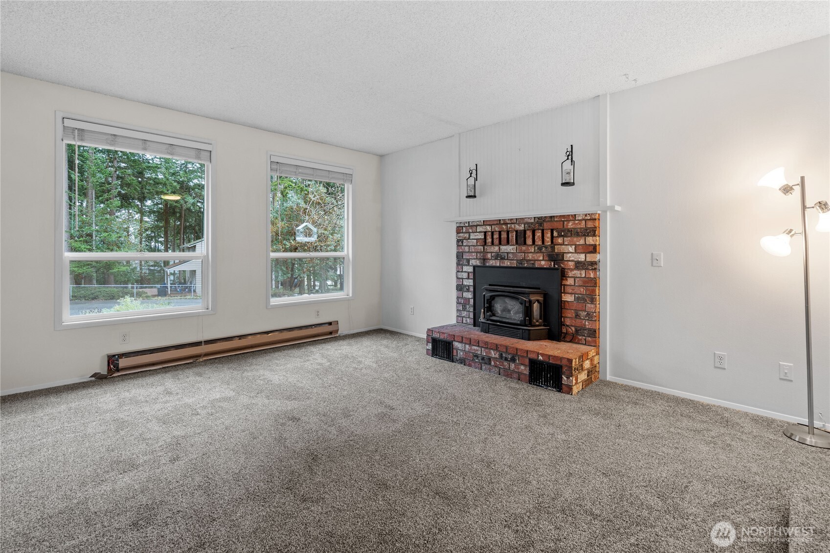 633 NW Cathlamet Drive