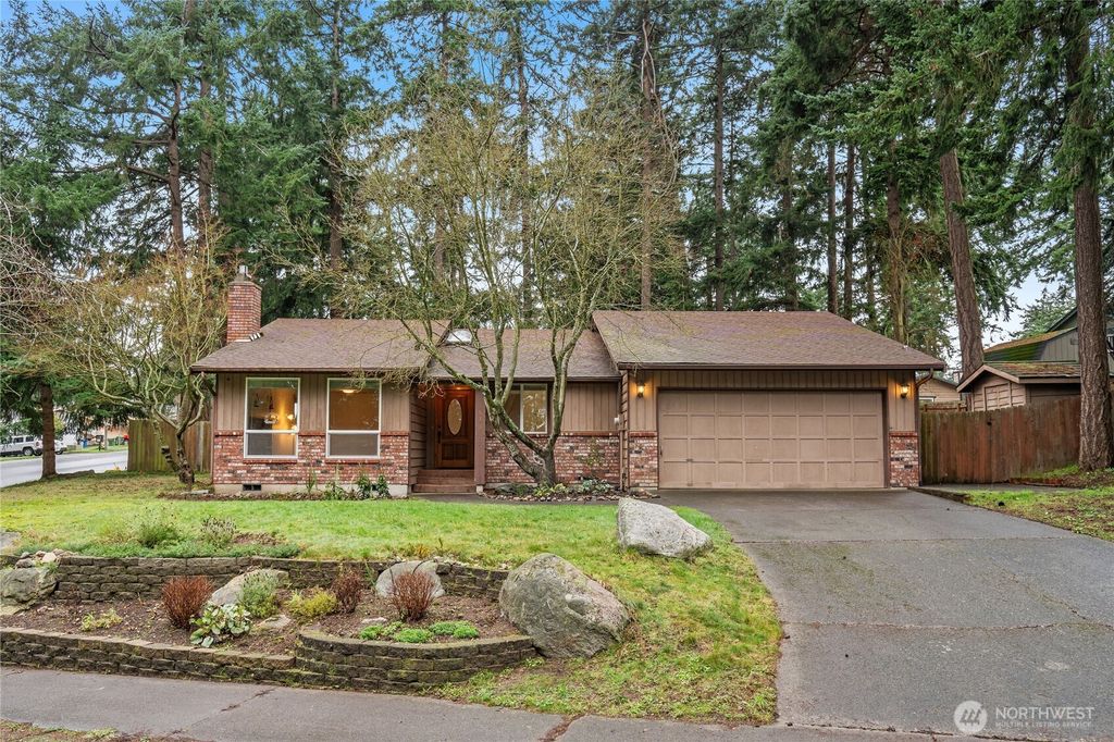 Photo of 633 NW Cathlamet Drive, Oak Harbor, WA 98277 (MLS # 2468506)