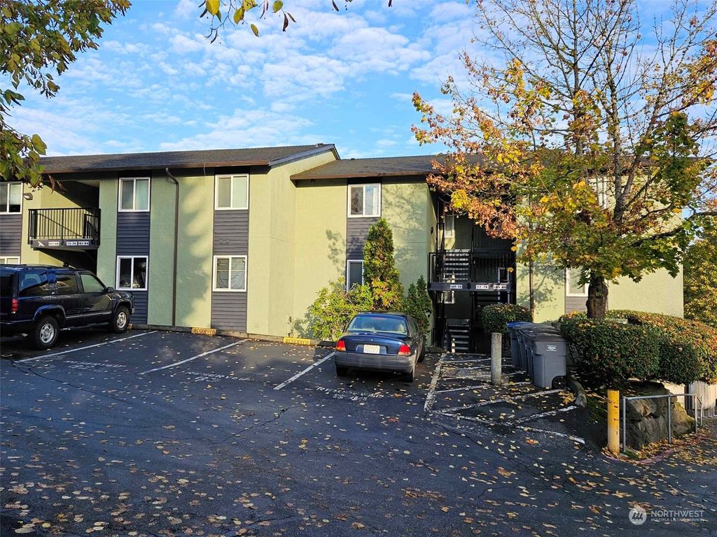 Photo of 615 75th Street SE #d70, Everett, WA 98203 (MLS # 2178236)