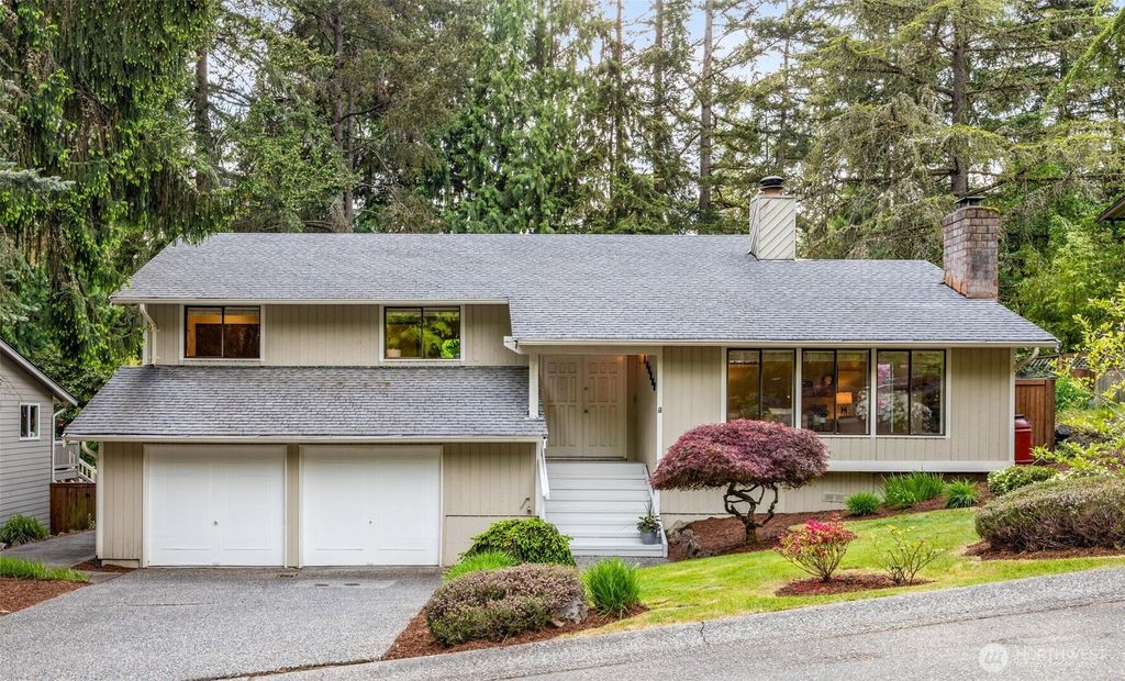 Photo of 19727 41st Avenue NE, Lake Forest Park, WA 98155 (MLS # 2366545)