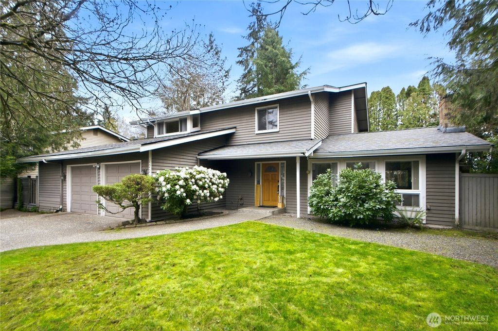 Photo of 12211 NE 139th Place, Kirkland, WA 98034 (MLS # 2513440)