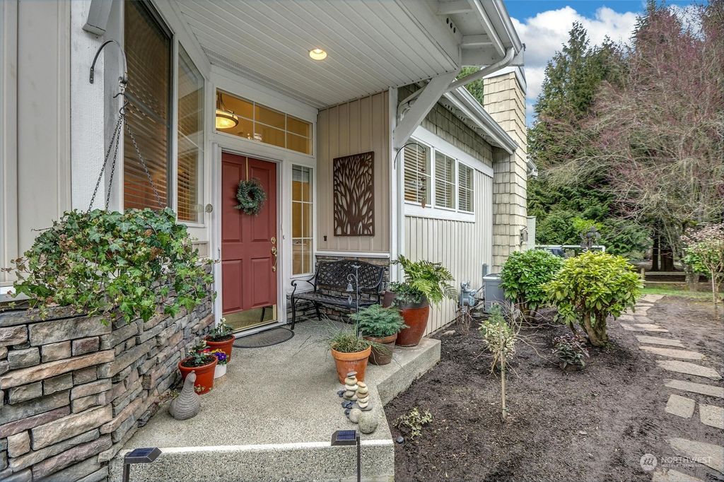 Photo of 120 Newport Way NW #5, Issaquah, WA 98027 (MLS # 2198077)