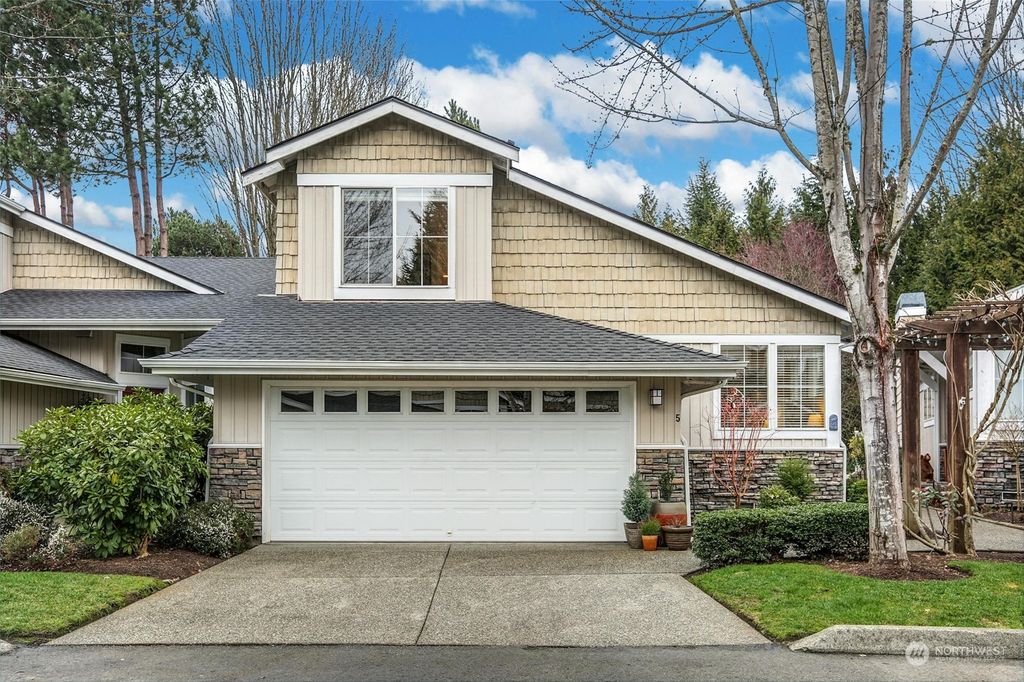 Photo of 120 Newport Way NW #5, Issaquah, WA 98027 (MLS # 2198077)