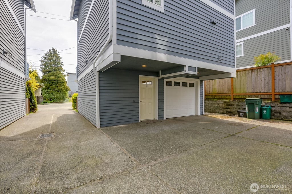 Photo of 912 NW 85th Street, Seattle, WA 98117 (MLS # 2592050)