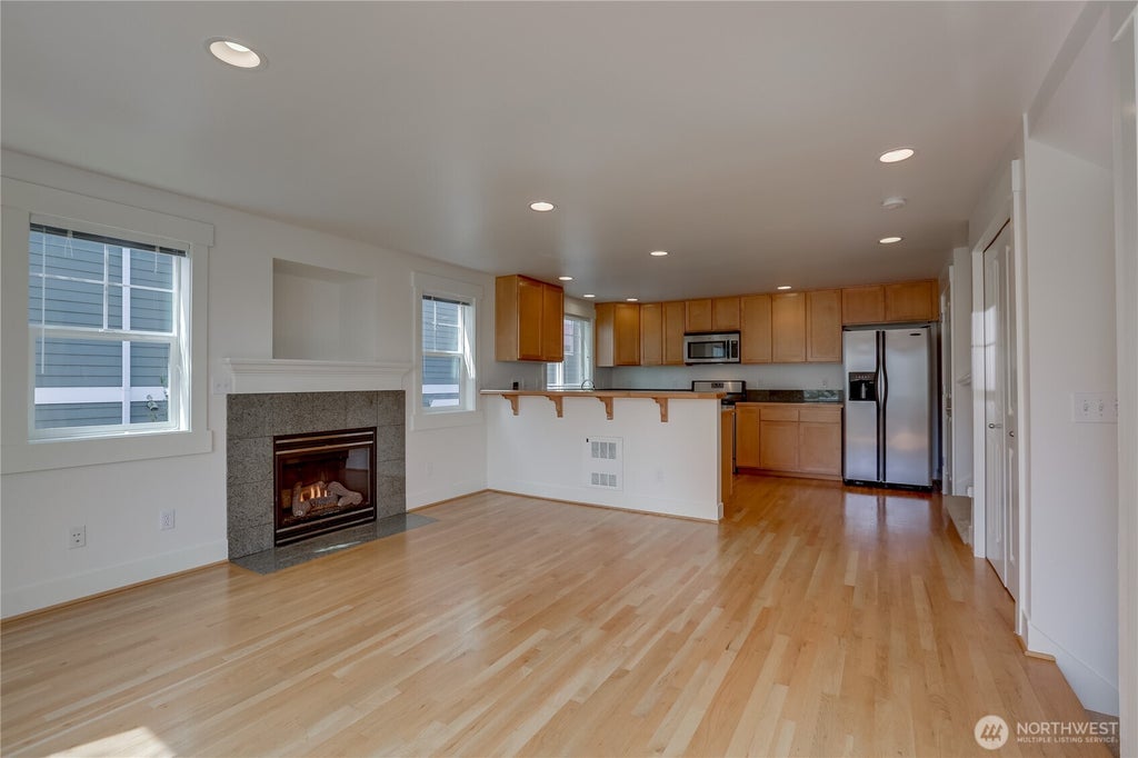 Photo of 912 NW 85th Street, Seattle, WA 98117 (MLS # 2592050)