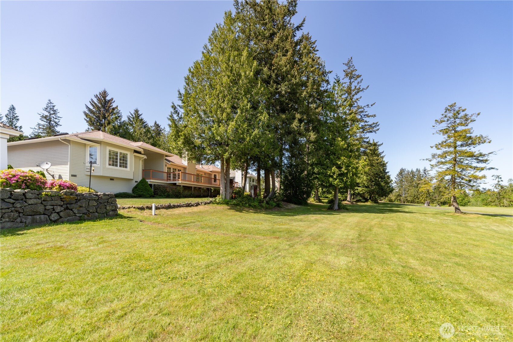 211 Greenview Lane