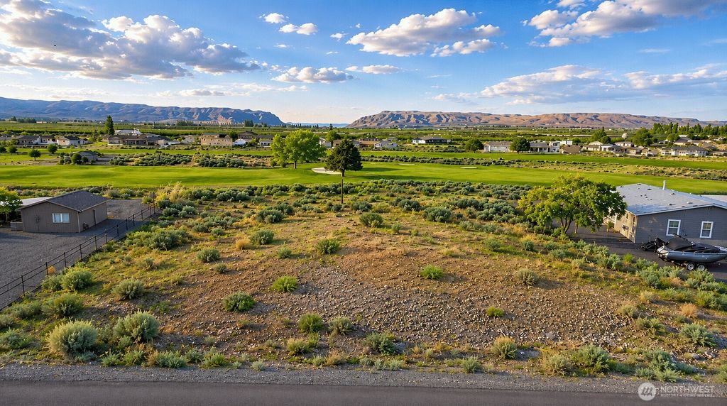 Photo of 877 Desert Aire Drive SW, Mattawa, WA 99349 (MLS # 2526133)