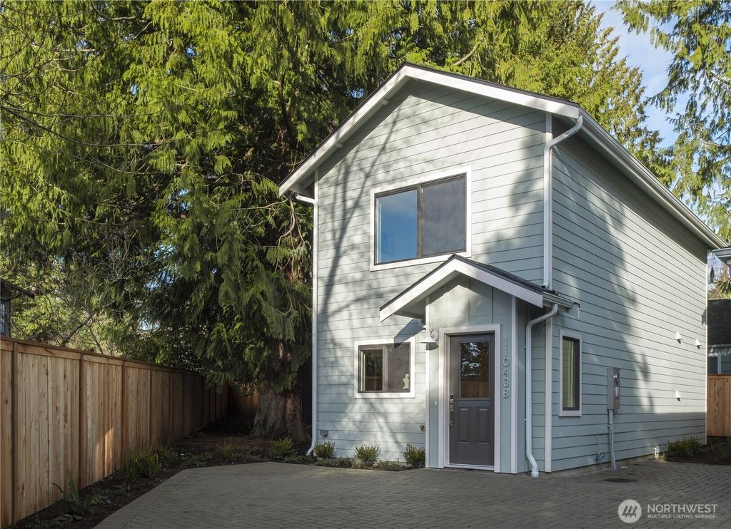Photo of 11043 B 19th Avenue NE, Seattle, WA 98125 (MLS # 2468368)