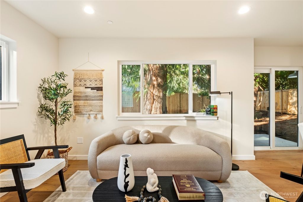 Photo of 11043 B 19th Avenue NE, Seattle, WA 98125 (MLS # 2468368)