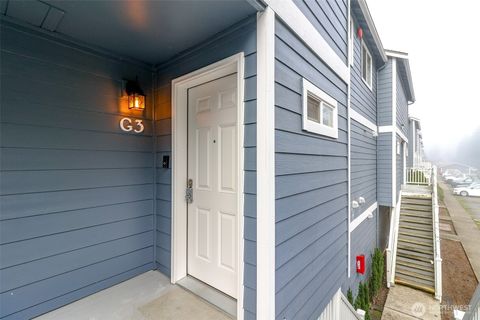 Photo of 3939 10th Street SE #G3, Puyallup, WA 98374 (MLS # 2464184)
