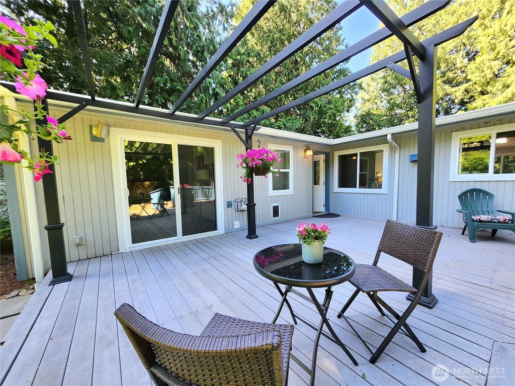 Photo of 23321 35th Avenue W, Brier, WA 98036 (MLS # 2366436)