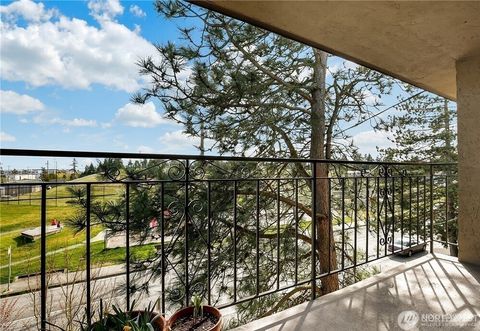 Photo of 750 N 143rd Street #302, Seattle, WA 98133 (MLS # 2414017)