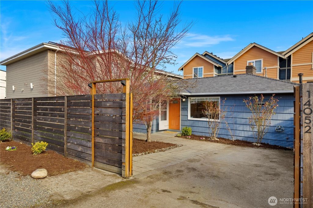 Photo of 14052 Midvale Avenue N, Seattle, WA 98133 (MLS # 2548891)