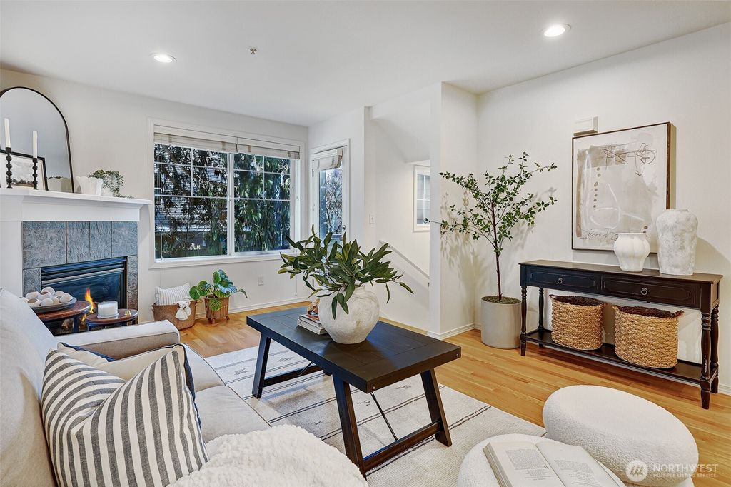 Photo of 12017 32nd Avenue NE #B, Seattle, WA 98125 (MLS # 2470348)