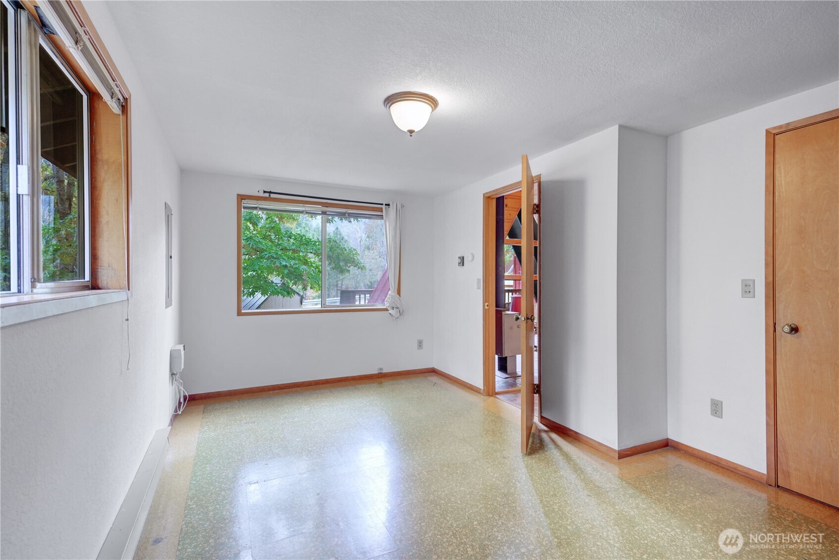 Leavenworth, Washington 98826, United States, 1 Bedroom Bedrooms, ,1 BathroomBathrooms,Residential,Pending,199544