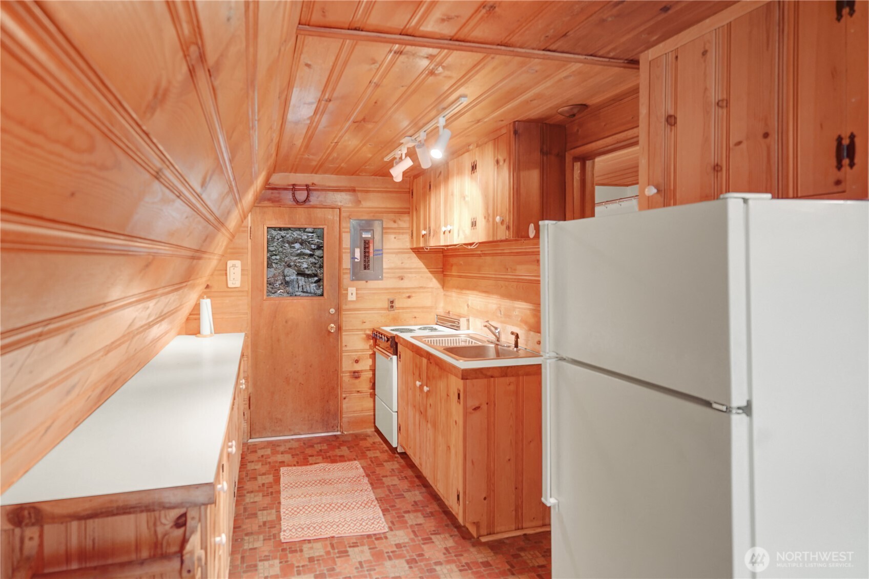 Leavenworth, Washington 98826, United States, 1 Bedroom Bedrooms, ,1 BathroomBathrooms,Residential,Pending,199544