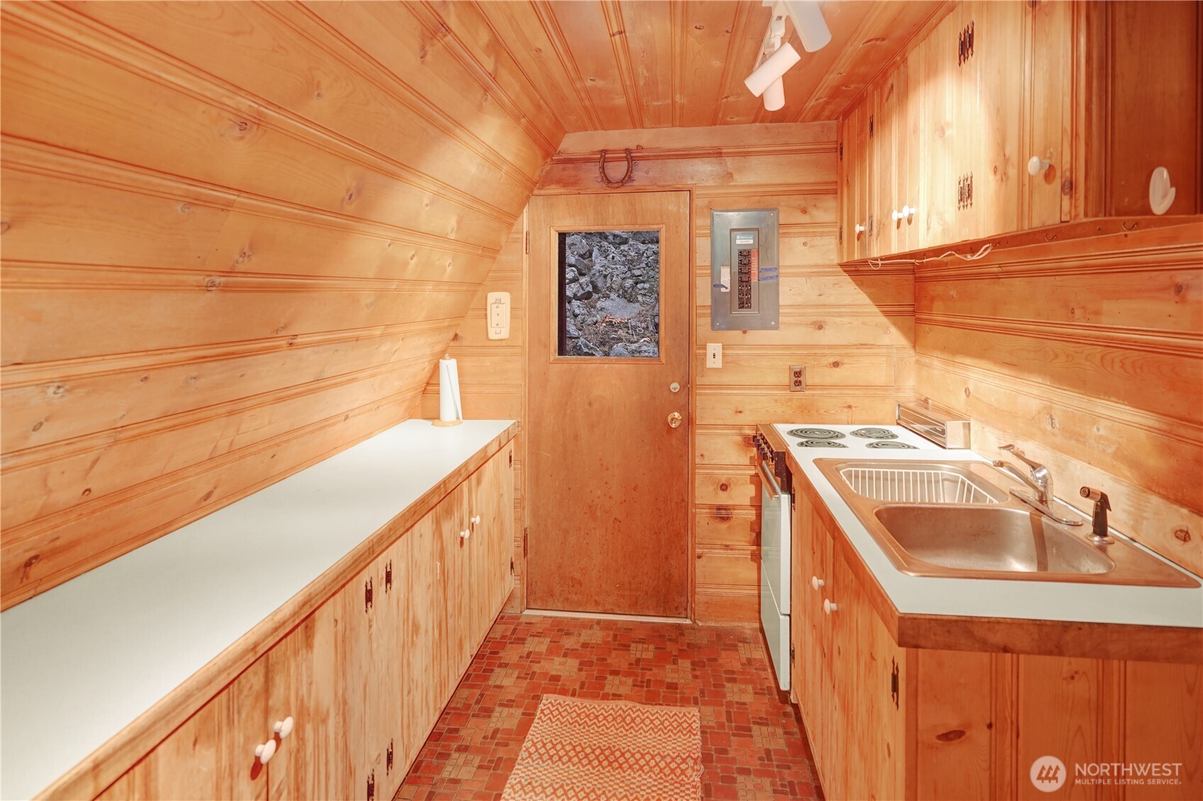 Leavenworth, Washington 98826, United States, 1 Bedroom Bedrooms, ,1 BathroomBathrooms,Residential,Pending,199544