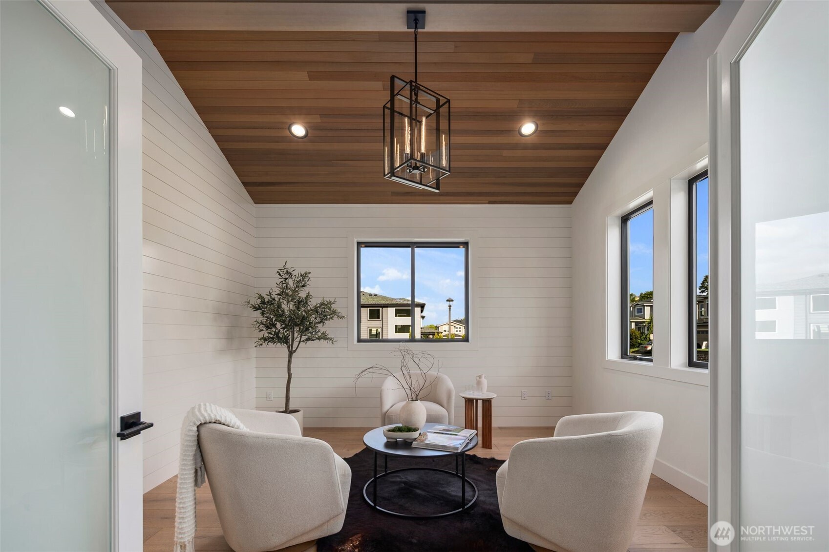 5301 N Commercial Street