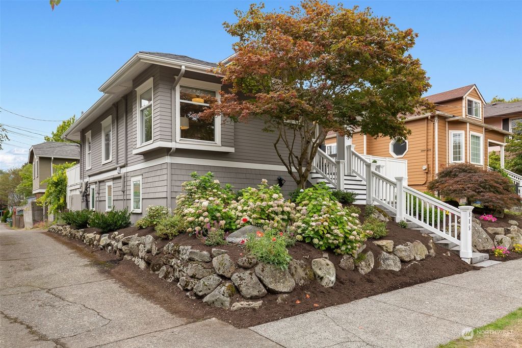 Photo of 315 W Garfield Street, Seattle, WA 98119 (MLS # 2286421)