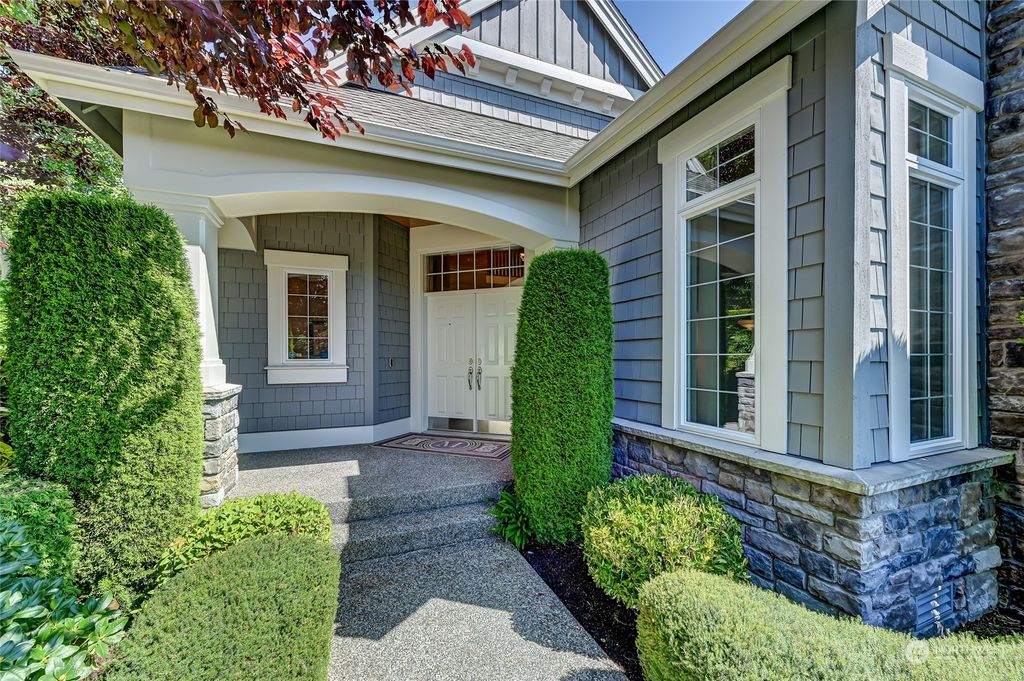 Photo of 27504 SE 28th Court, Sammamish, WA 98075 (MLS # 2140519)