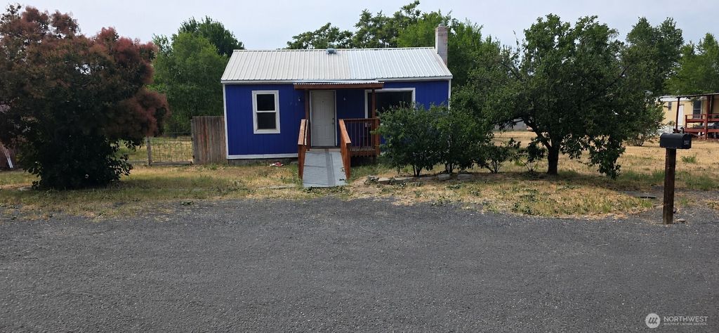 Photo of 68 NW Ephrata Avenue, Soap Lake, WA 98851 (MLS # 2532933)
