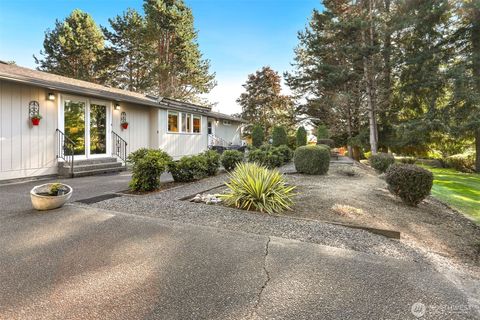 Photo of 922 240th Place SW, Bothell, WA 98021 (MLS # 2504659)
