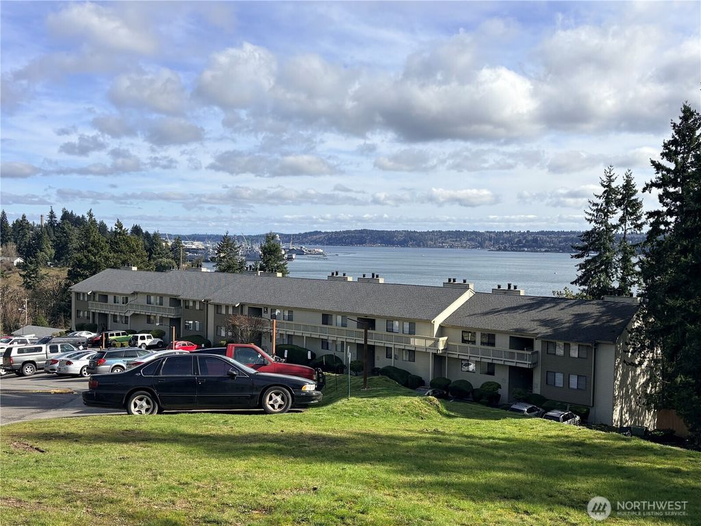 Photo of 1700 W Sunn Fjord Lane #L101, Bremerton, WA 98312 (MLS # 2521114)