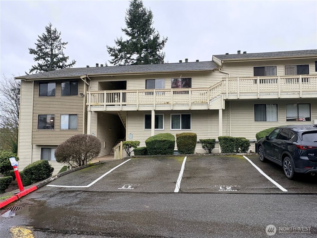 Photo of 1700 W Sunn Fjord Lane #L101, Bremerton, WA 98312 (MLS # 2521114)