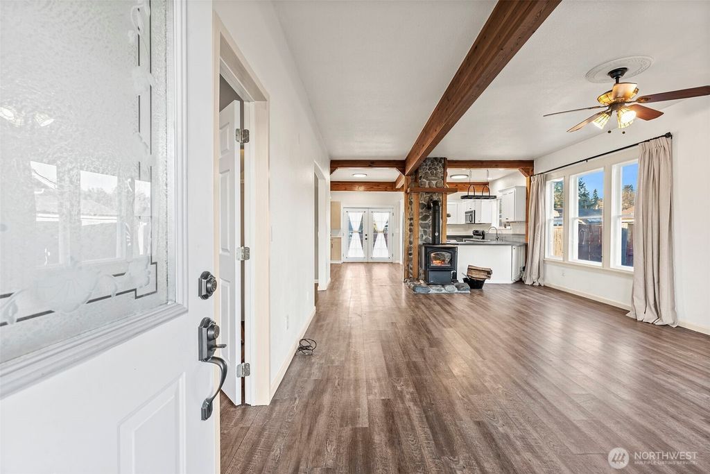 Photo of 104 Pennsylvania Avenue N, Eatonville, WA 98328 (MLS # 2469734)