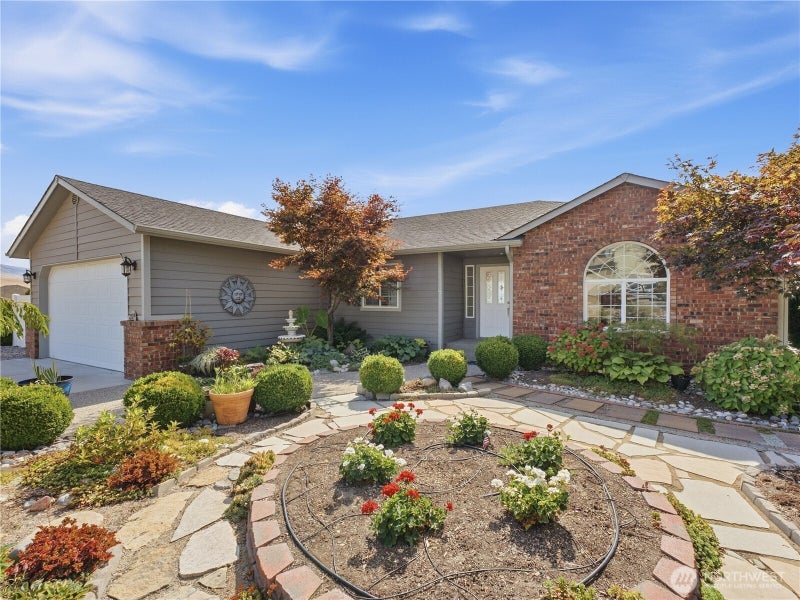 2304 Canyon Hills Drive