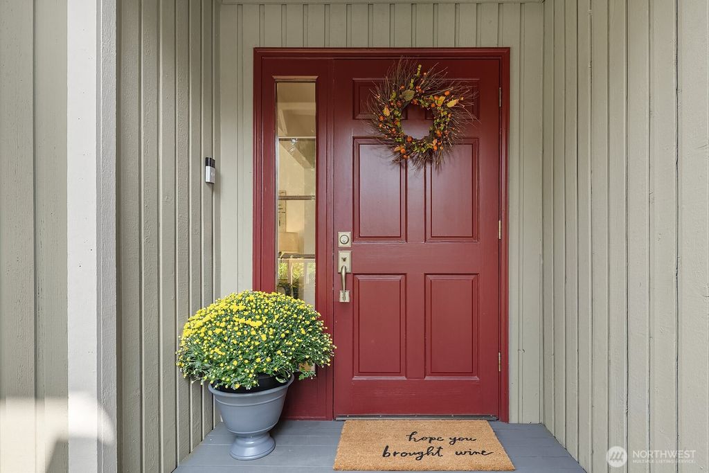 Photo of 22910 NE 15 Place, Sammamish, WA 98074 (MLS # 2432362)