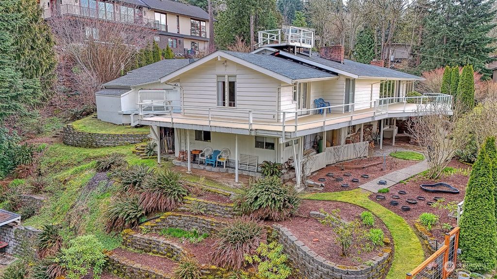 Photo of 6420 NE 129th Place, Kirkland, WA 98034 (MLS # 2215079)