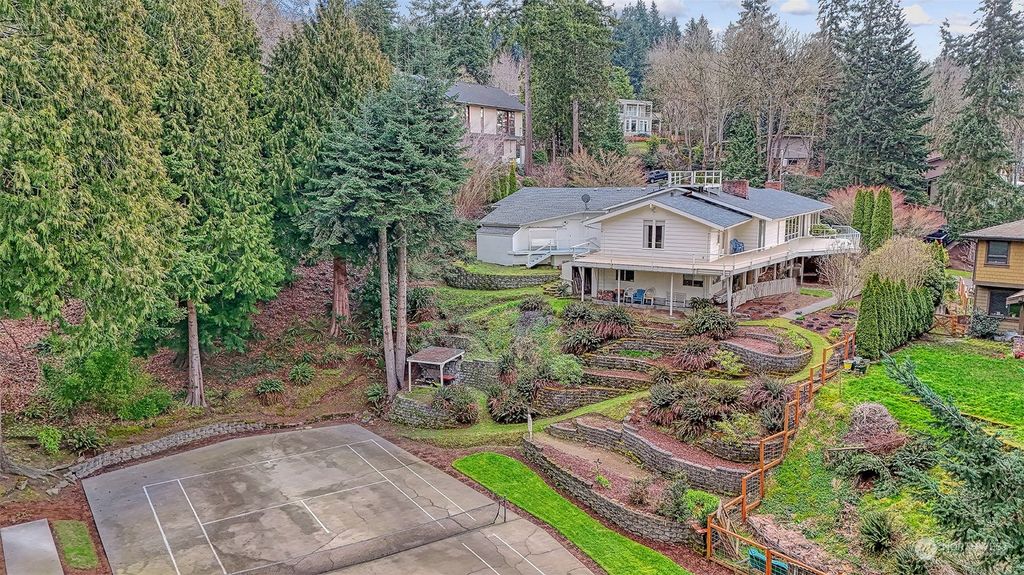 Photo of 6420 NE 129th Place, Kirkland, WA 98034 (MLS # 2215079)