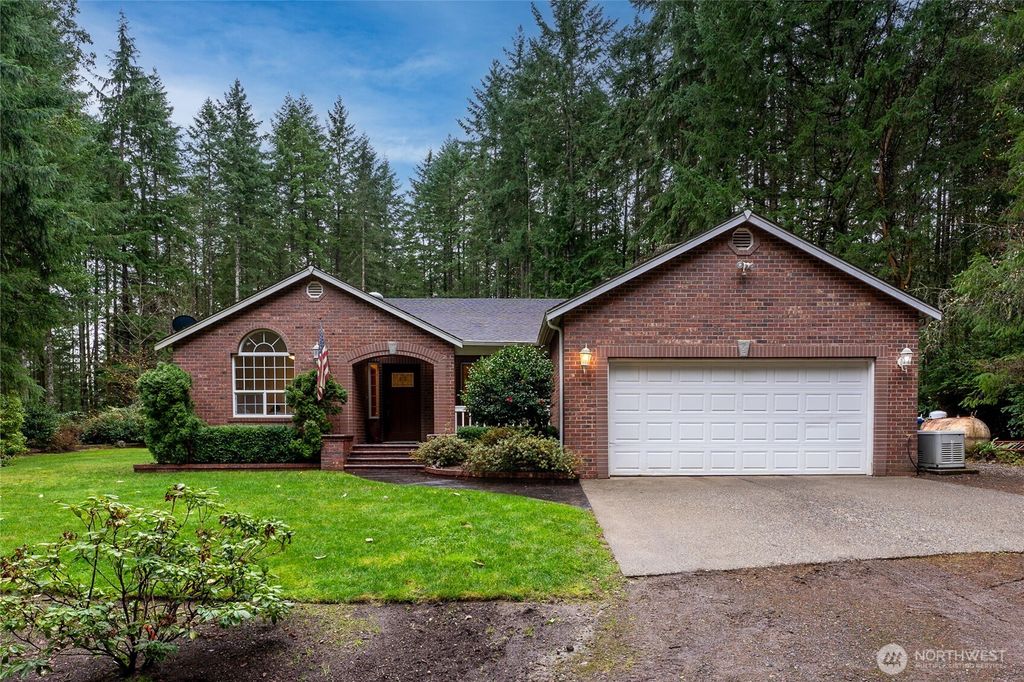 Photo of 959 SE Spencer Avenue, Port Orchard, WA 98367 (MLS # 2461160)