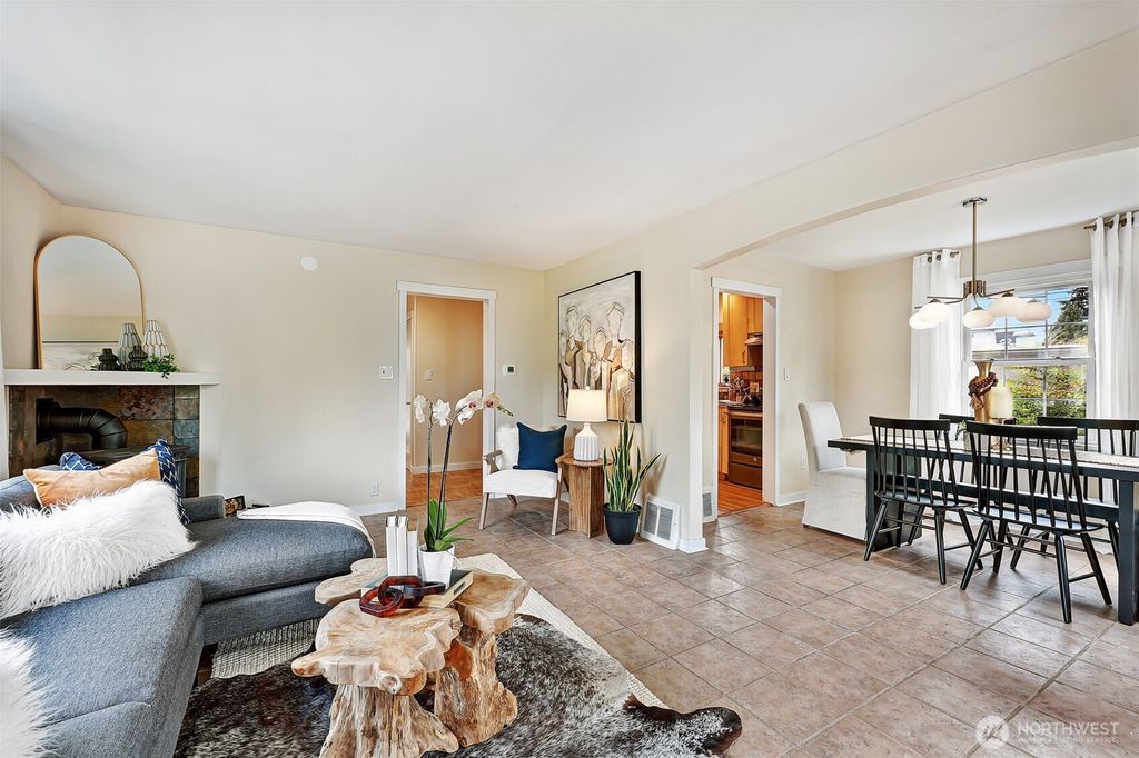 Photo of 659 NW 54th Street, Seattle, WA 98107 (MLS # 2437858)