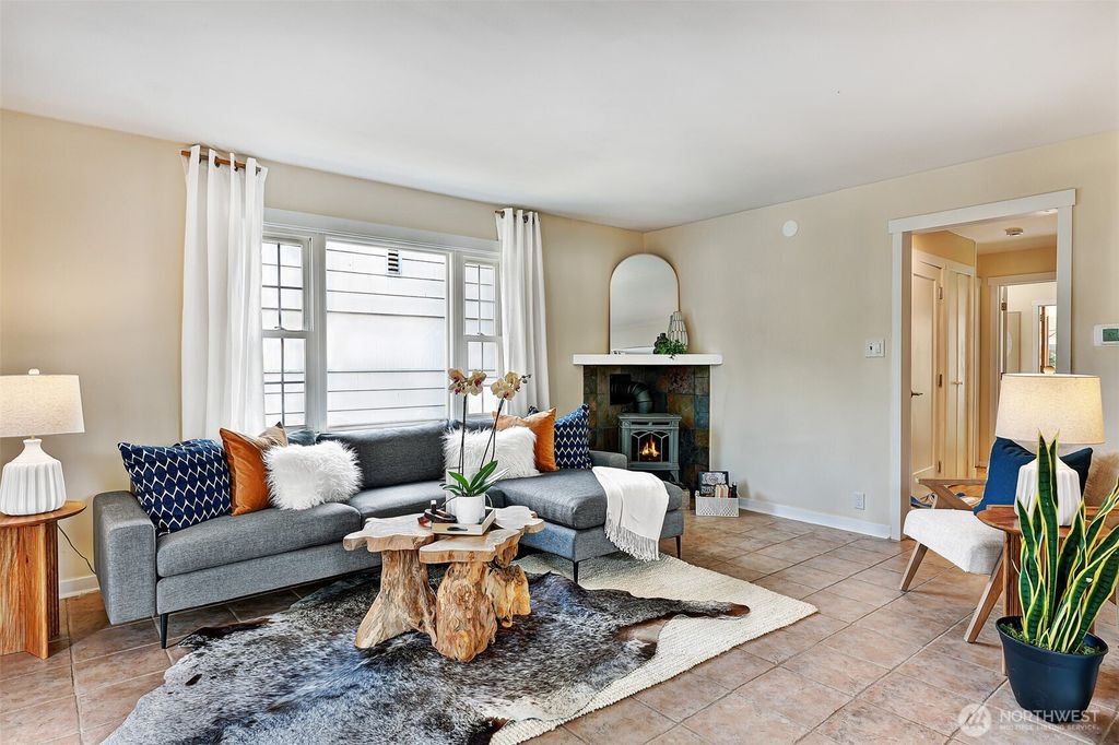 Photo of 659 NW 54th Street, Seattle, WA 98107 (MLS # 2437858)