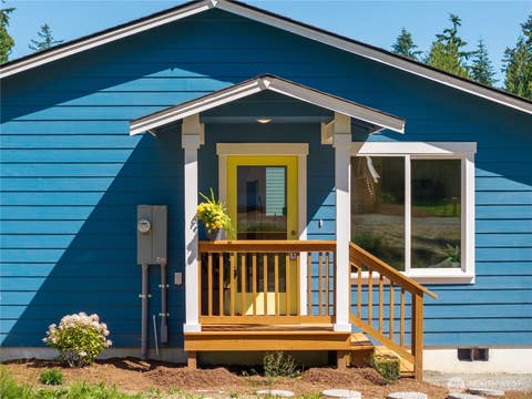 Photo of 6884 Helena, Clinton, WA 98236 (MLS # 2550419)