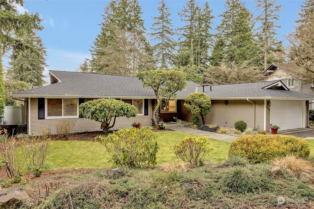Photo of 8521 SE 80th Street, Mercer Island, WA 98040 (MLS # 2038580)