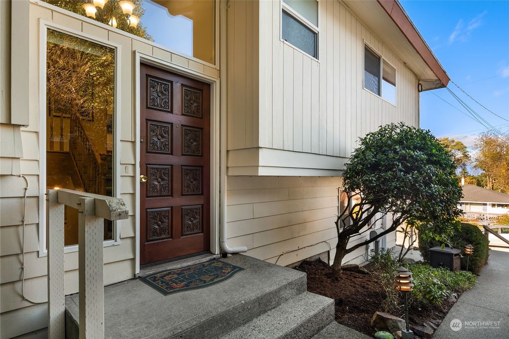 Photo of 4111 SW Austin Street, Seattle, WA 98136 (MLS # 2182397)