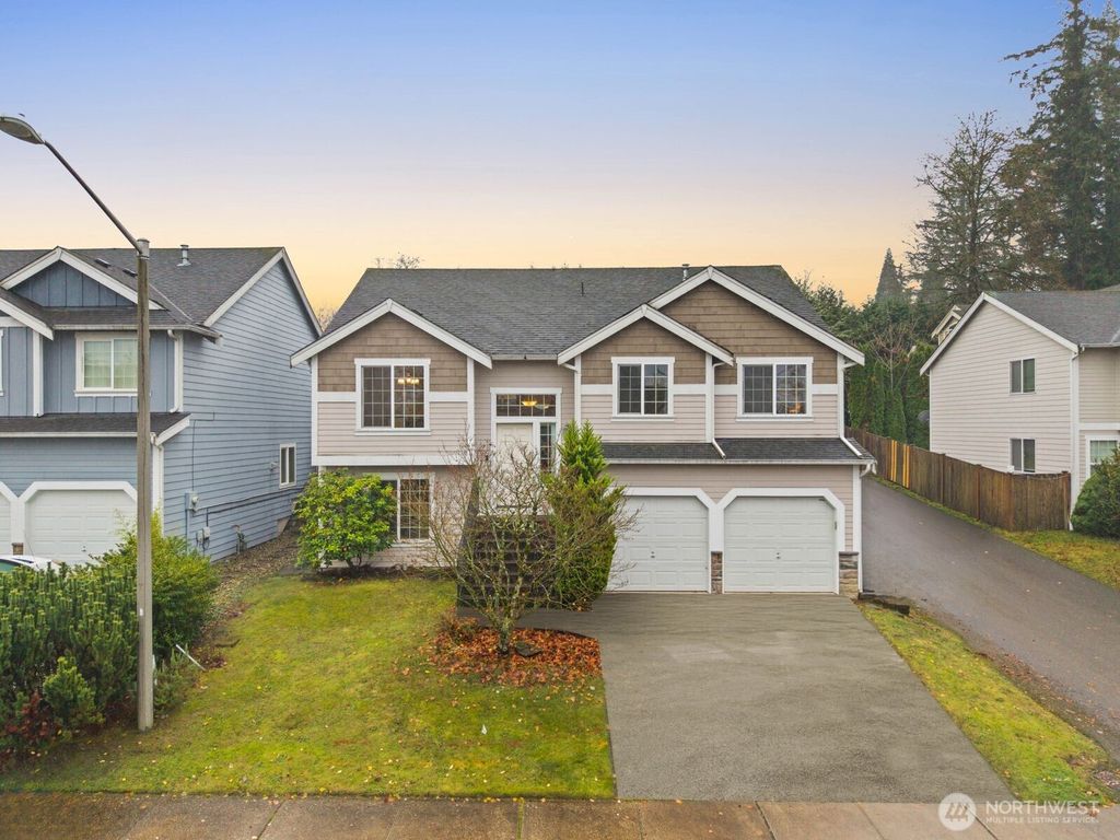 Photo of 14627 SE 189th Place, Renton, WA 98058 (MLS # 2453962)