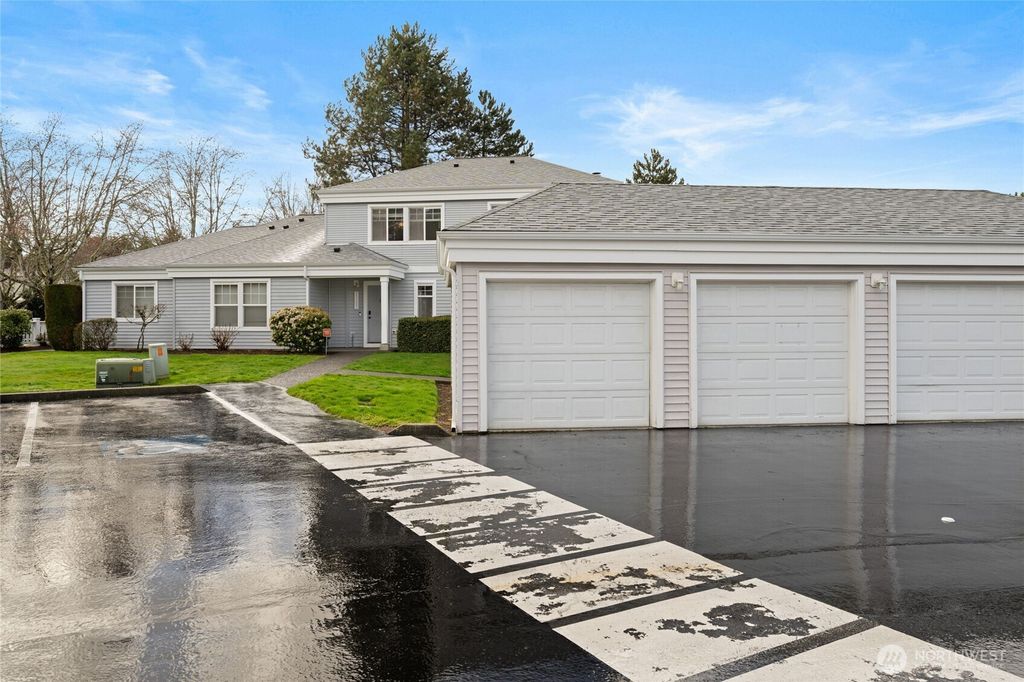 Photo of 23627 55th pl Pl S, Kent, WA 98032 (MLS # 2341147)