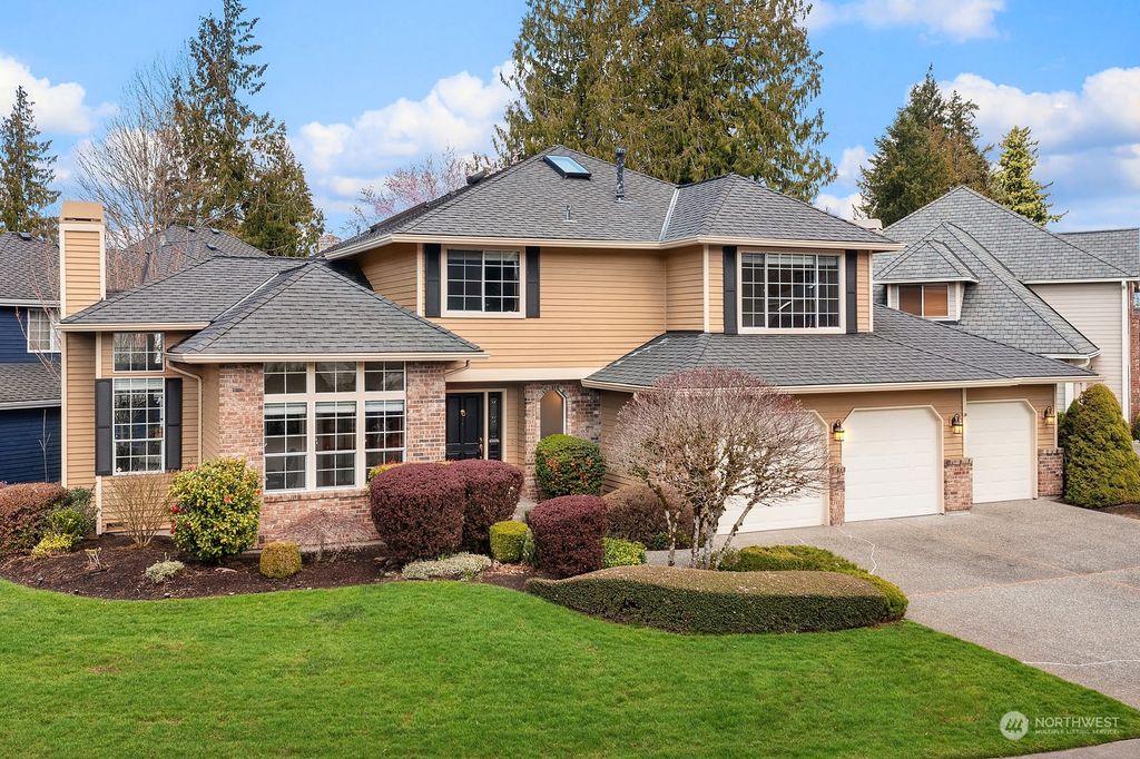 Photo of 24332 SE 47th Street, Sammamish, WA 98029 (MLS # 2052655)